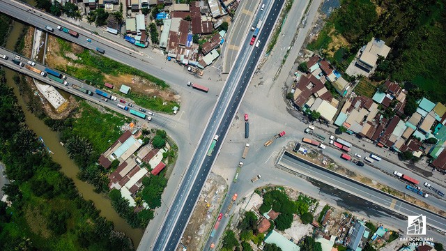 Hầm chui lớn nhất Tp.HCM hoàn thành, giá đất khu vực này liên tục tăng, nhà đầu tư thắng đậm - Ảnh 2.