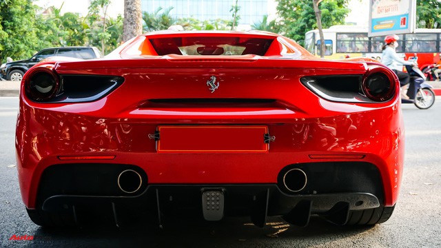 Ferrari 488 Spider kí gửi tại showroom xe cũ Hà Nội với giá ngang Mercedes-Maybach S500 - Ảnh 9.