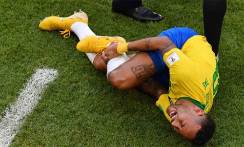 “Cười ra nước mắt” với màn chế nhạo pha ăn vạ lố bịch của Neymar - Ảnh 3.