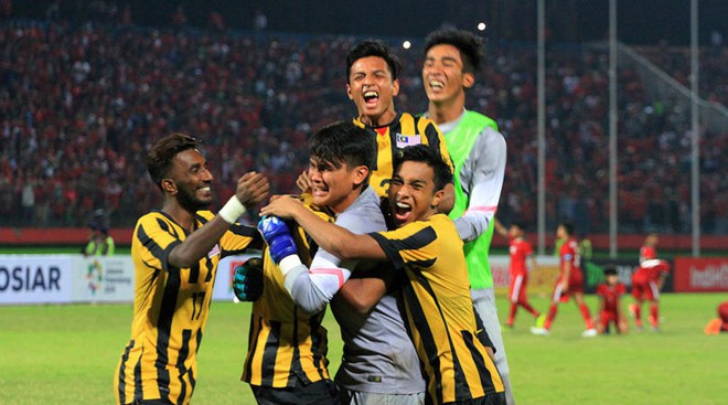 Sau màn rượt đuổi “kinh điển”, U19 Malaysia ngạo nghễ xưng vương Đông Nam Á - Ảnh 2.