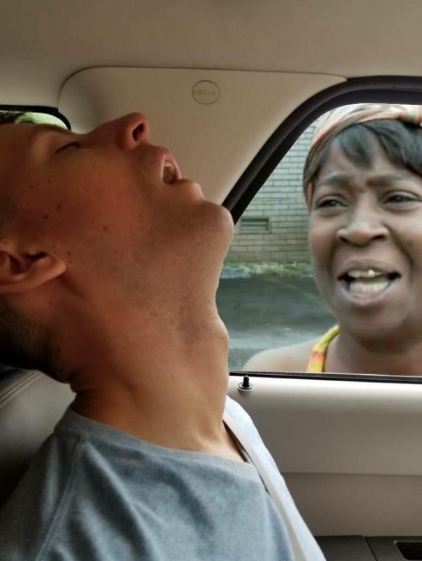 Bạn trai ngủ gật trên xe, cô gái nhờ dân mạng photoshop cảnh 2 bên đường sao cho thật kịch tính - Ảnh 15.