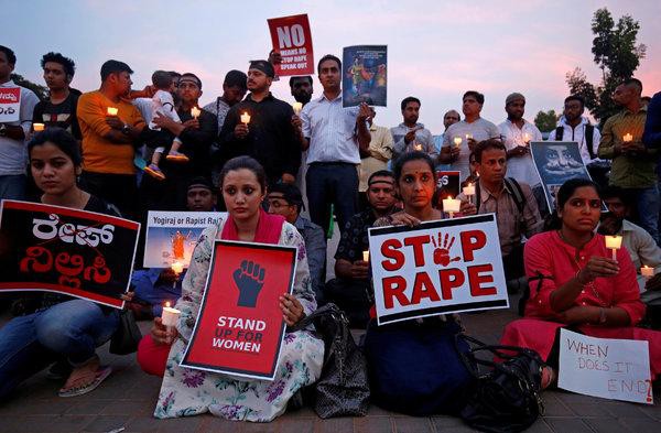 Ấn Độ: 5 bé trai cưỡng hiếp tập thể bé gái 8 tuổi - Ảnh 1.