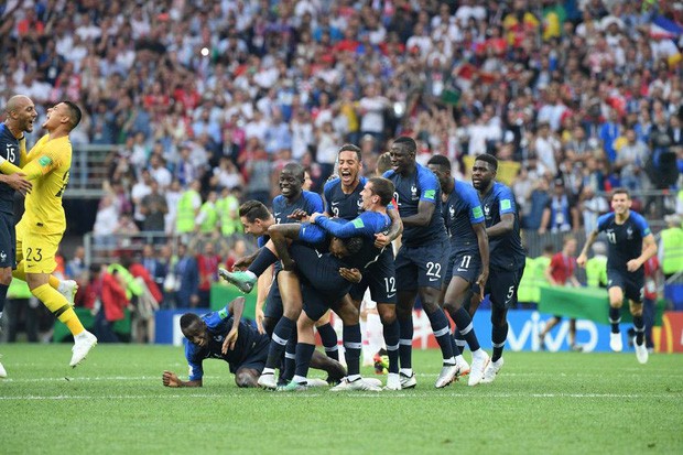 Vô địch World Cup 2018, cầu thủ Pháp vẫn muốn Deschamps từ chức - Ảnh 1.