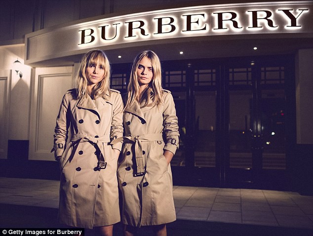  Burberry thiêu hủy 857 tỷ đồng hàng tồn, và điều này xảy ra hàng năm để ngăn hàng hoá không bị tuồn ra chợ xám  - Ảnh 3.