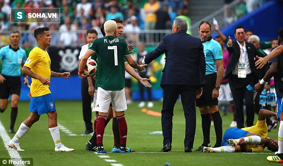 World Cup 2018: Ghi bàn thôi chưa đủ, Neymar còn chói sáng với pha diễn kịch đẳng cấp - Ảnh 1.