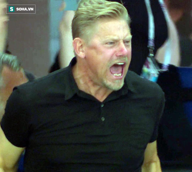 World Cup 2018: Peter Schmeichel thẫn thờ nhìn con trai Kasper gục ngã cùng ĐT Đan Mạch - Ảnh 1.