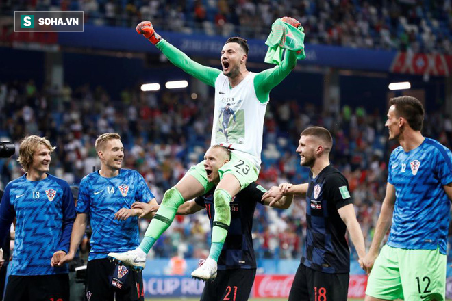 World Cup 2018: Thánh cản penalty của Croatia gặp tai nạn vì ăn mừng thắng lợi - Ảnh 1.