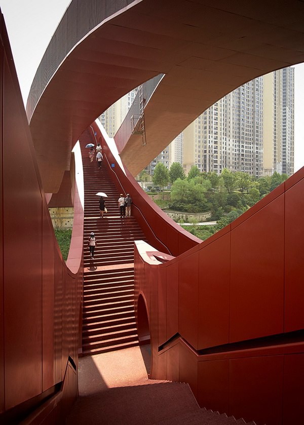 Bên cạnh cầu Vàng Đà Nẵng, còn có 5 cây cầu khác khiến cả thế giới thích thú vì thiết kế độc đáo, ấn tượng - Ảnh 2.