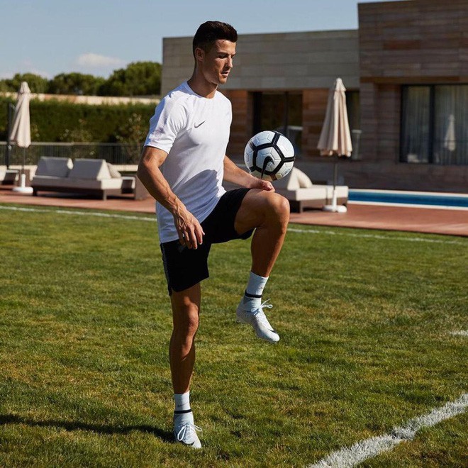 Ronaldo rao bán căn biệt thự triệu đô đầy ắp kỷ niệm tại Madrid - Ảnh 9.