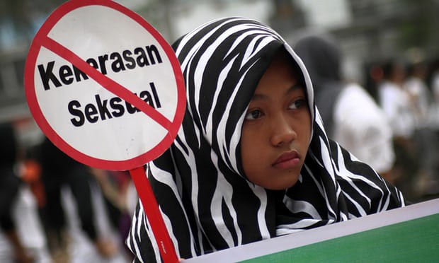 Indonesia phạt tù thiếu nữ phá thai do bị anh trai cưỡng hiếp - Ảnh 1.