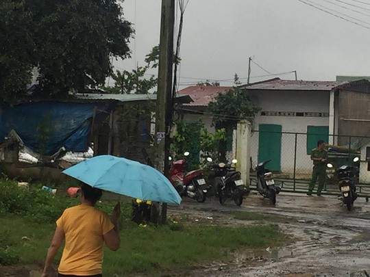 Khám nhà Nga vọc trong vụ tra tấn dã man người làm thuê - Ảnh 1.