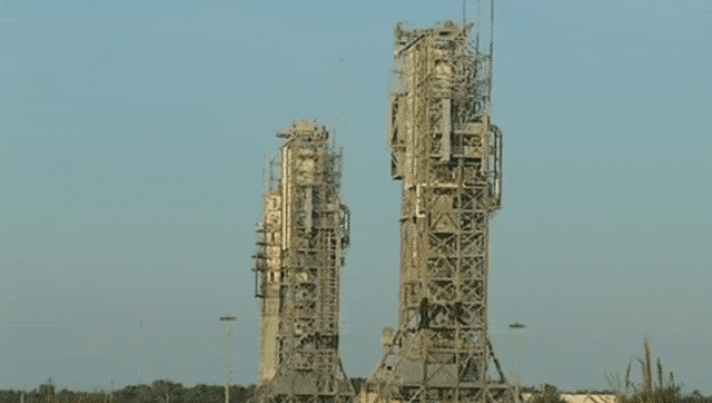 [Video] Xem cảnh phá dỡ tổ hợp bệ phóng tên lửa của NASA chỉ trong nháy mắt - Ảnh 1.