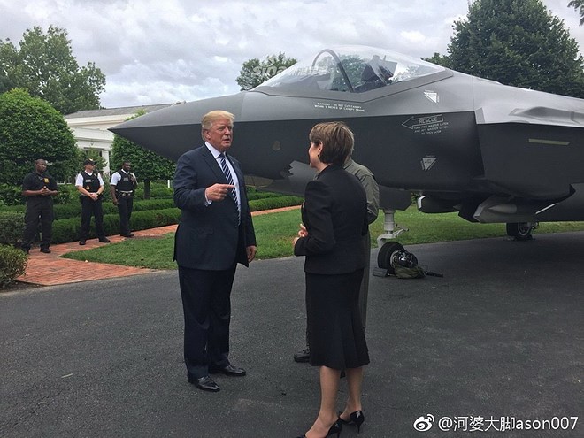 [ẢNH] Bất ngờ lớn khi tiêm kích F-35 hạ cánh ngay trong khuôn viên Nhà Trắng - Ảnh 15.