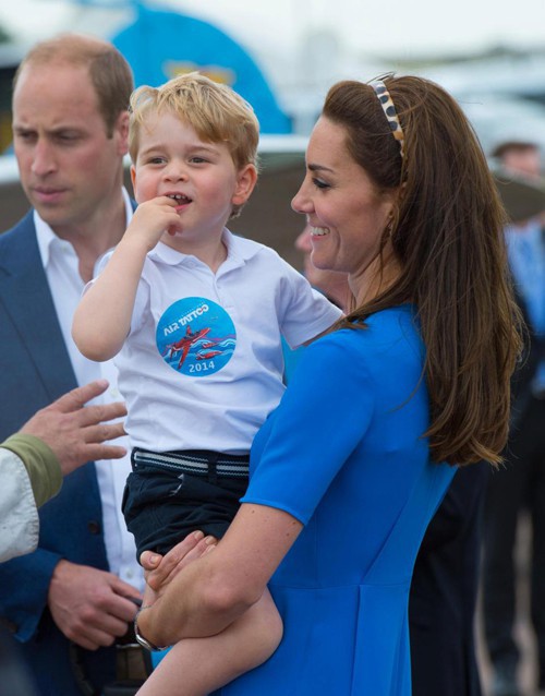Công nương Kate được coi là bà mẹ phi thường khi làm điều ý nghĩa này cho George sau khi sinh con thứ 3 - Ảnh 2.