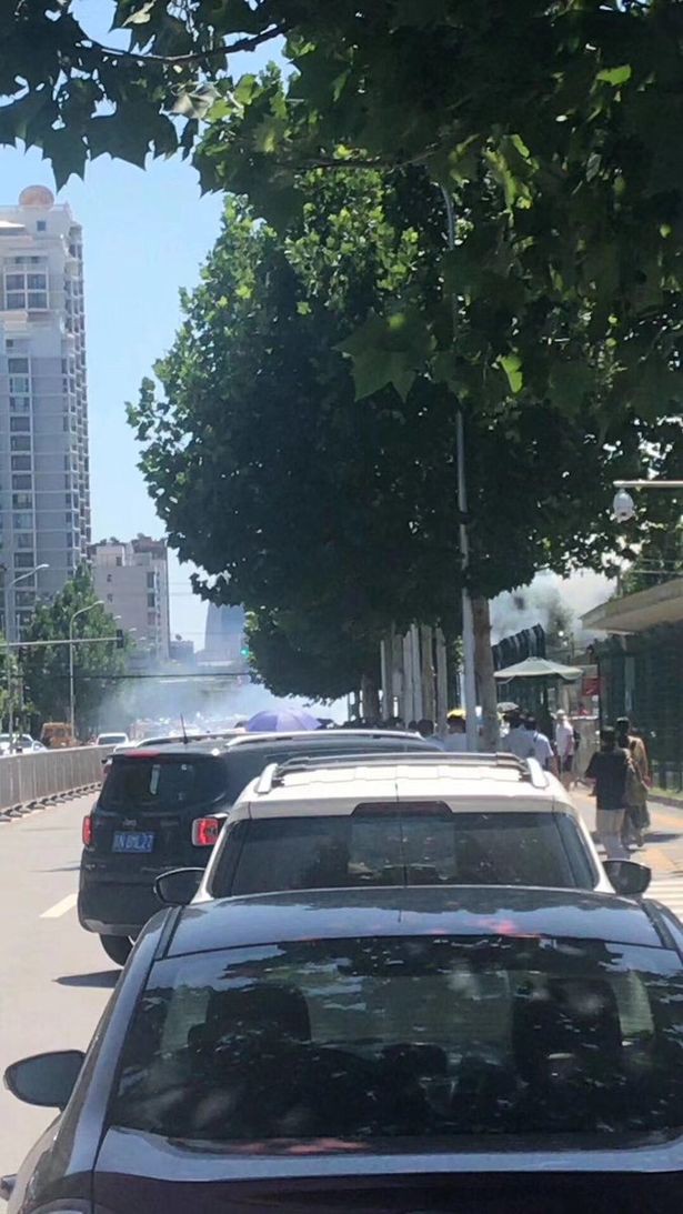 Đánh bom rung chuyển bên ngoài đại sứ quán Mỹ tại Bắc Kinh, nghi phạm đến từ Nội Mông - Ảnh 6.