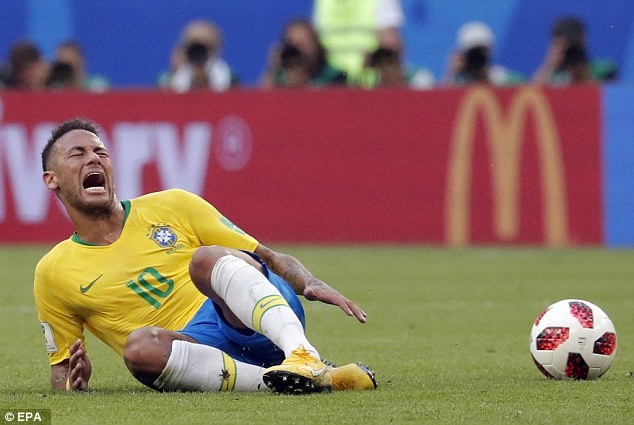 Bị loại sớm ở World Cup 2018, Neymar vào tận chung kết môn... chơi bài  - Ảnh 3.