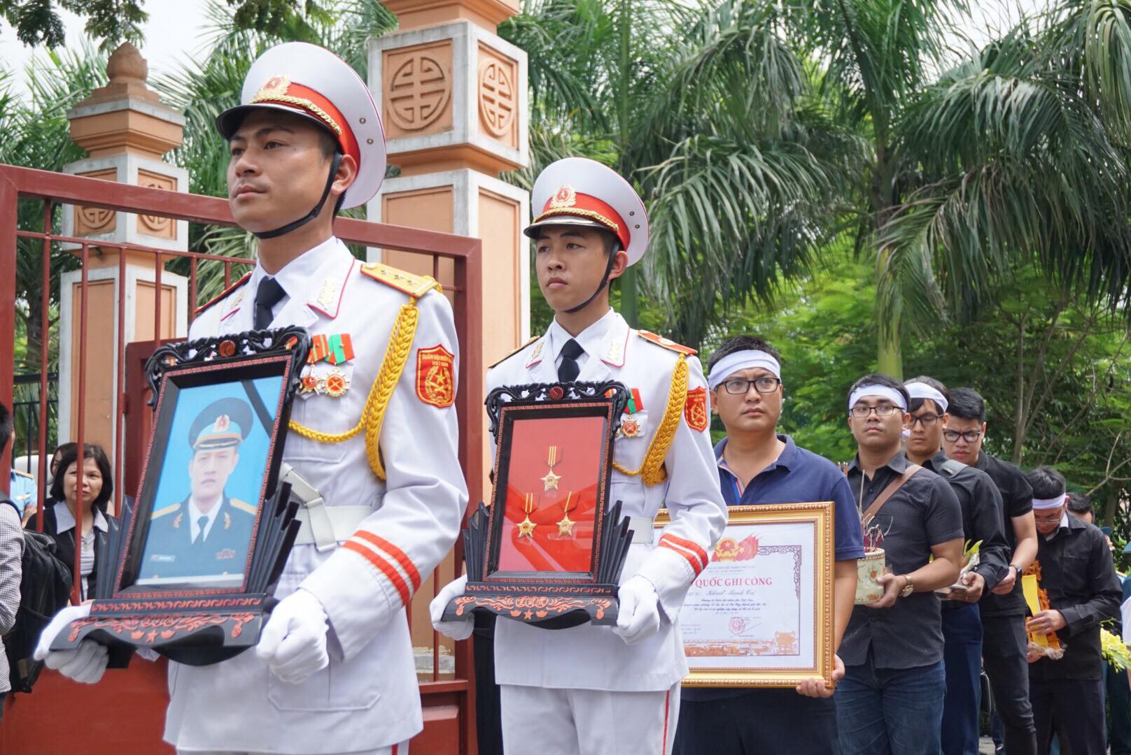 Thi thể hai phi công máy bay Su-22 được  đưa về đài hoá thân Hoàn vũ - Ảnh 5.