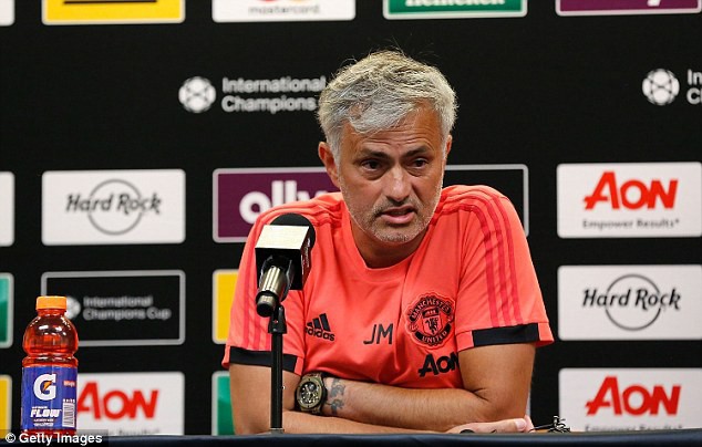Ác mộng du đấu của Man Utd: Mourinho có nguy cơ bị sa thải sớm - Ảnh 1.