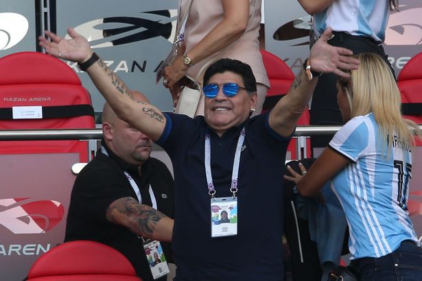 Chưa quên mối hận người Anh, Maradona phang thẳng mặt cả trọng tài lẫn FIFA - Ảnh 3.
