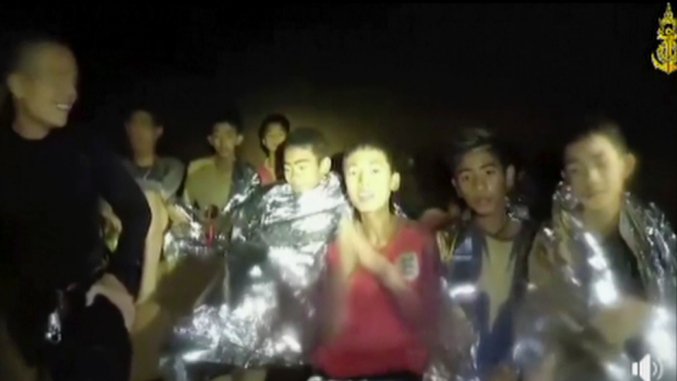 Đội bóng Thái mắc kẹt trong hang sắp có thể dùng Internet cáp quang - Ảnh 1.