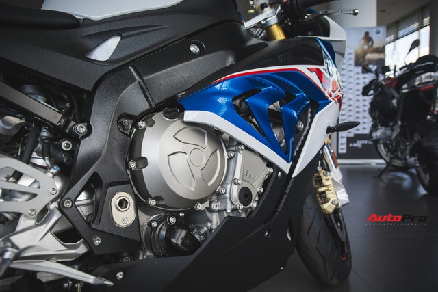 Rẻ hơn cả trăm triệu đồng, BMW S1000RR dưới thời THACO có gì khác biệt? - Ảnh 16.