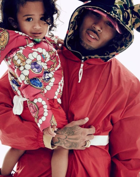 NÓNG: Chris Brown bất ngờ bị cảnh sát bắt khi vừa rời sân khấu - Ảnh 4.