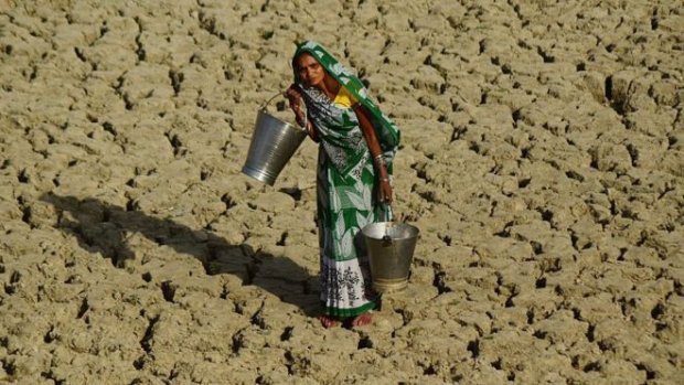 Nắng nóng kỷ lục nhưng phụ nữ Ấn Độ chỉ dám uống nước và đi vệ sinh 1 lần/ngày vì sợ bị tấn công tình dục - Ảnh 1.