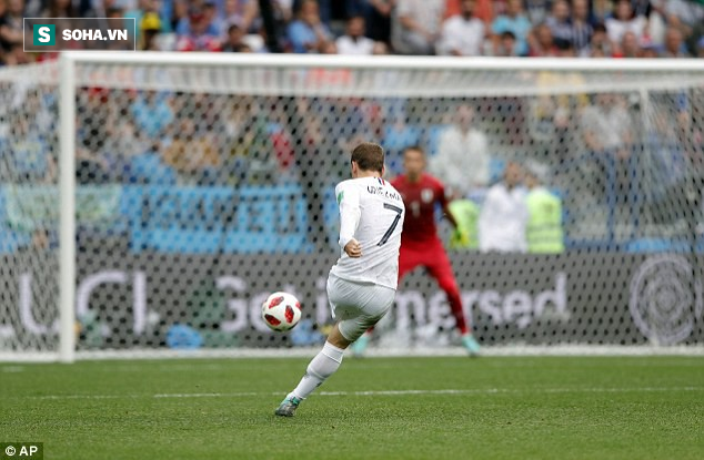 Trong nỗi chua chát tột cùng, Suarez vẫn gắng gượng “tung đòn” đáp trả Griezmann - Ảnh 1. Trong nỗi chua chát tột cùng, Suarez vẫn gắng gượng “tung đòn” đáp trả Griezmann - Ảnh 1.