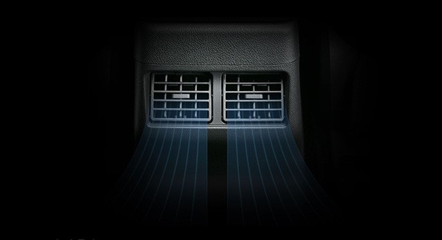 Giữa đợt nắng kỷ lục, Mitsubishi Outlander giảm 51 triệu đồng, tặng cửa gió điều hoà sau cho khách Việt - Ảnh 1. Giữa đợt nắng kỷ lục, Mitsubishi Outlander giảm 51 triệu đồng, tặng cửa gió điều hoà sau cho khách Việt - Ảnh 1.