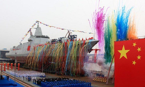 Hải quân Mỹ có thể đối chọi với khu trục hạm quái vật Type 055 Trung Quốc? - Ảnh 1.