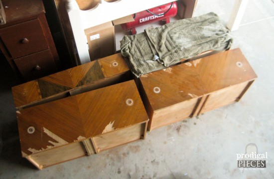 Thấy chiếc tủ gỗ xấu xí ở chợ đồ cũ, người mẹ rinh ngay về nhà và biến nó thành thiên nga, ai nhìn vào cũng thích ngay - Ảnh 2. Thấy chiếc tủ gỗ xấu xí ở chợ đồ cũ, người mẹ rinh ngay về nhà và biến nó thành thiên nga, ai nhìn vào cũng thích ngay - Ảnh 2.