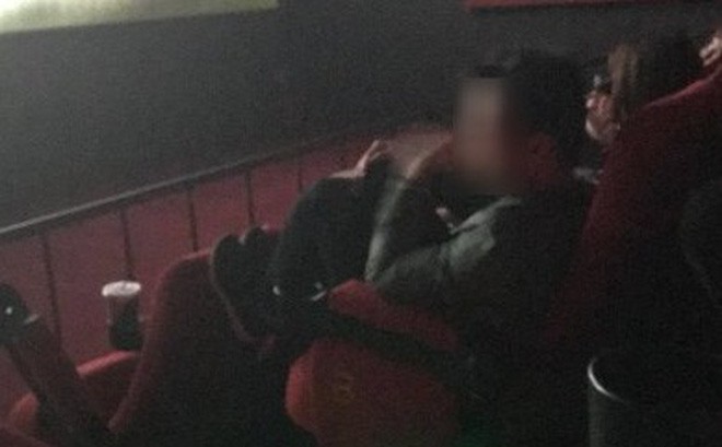 Dân mạng bức xúc với hình ảnh cô gái ngồi lên đùi bạn trai trong rạp chiếu phim! - Ảnh 8.