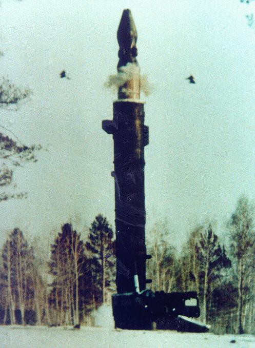 Tên lửa SS-20 Saber và cơn hoảng loạn của phương Tây - Ảnh 3.
