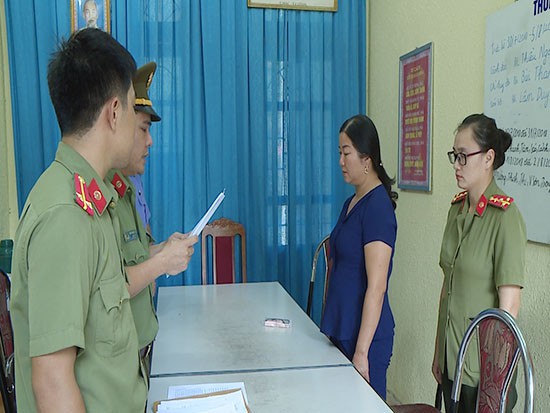 Công an khám nhà Phó Giám đốc Sở Giáo dục và Đào tạo tỉnh Sơn La - Ảnh 6.