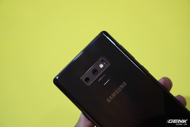 Ảnh thực tế Galaxy Note9 vừa mới ra mắt: Có những gì đỉnh hơn người tiền nhiệm Note8? - Ảnh 3.