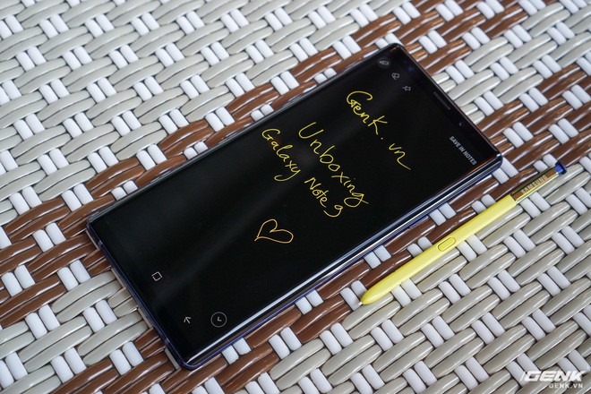 Mở hộp Galaxy Note9: Chiếc Galaxy Note mạnh mẽ nhất từ trước đến nay - Ảnh 13.