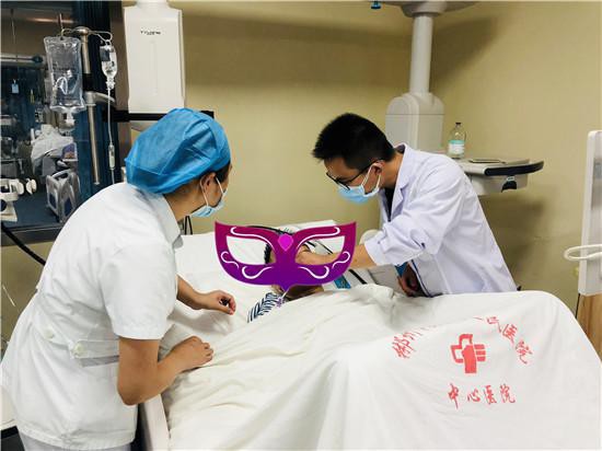 Trung Quốc: Nhập viện vì đau bụng dữ dội, bác sĩ phát hiện bệnh nhân đã nuốt đến 87 cây đinh sắt - Ảnh 4.
