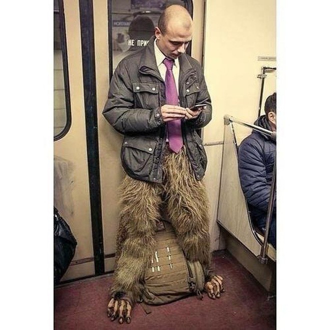 [Vui] 20 bức ảnh sẽ chứng minh cho bạn thấy: Thế giới trên tàu điện ngầm luôn ngập tràn những điều kỳ lạ - Ảnh 6.