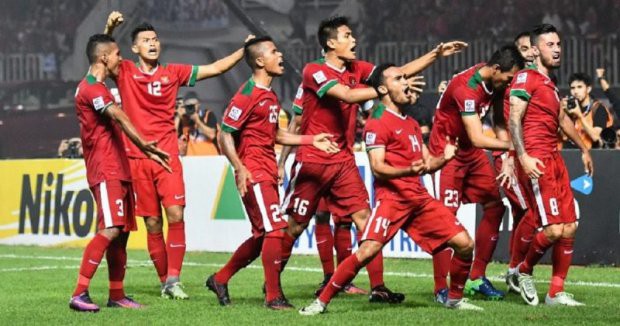 Sau lứa U23, bóng đá Việt Nam đang thất bại toàn tập trước Indonesia - Ảnh 1.