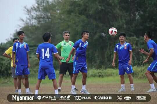 Sau U23 Việt Nam, đến lượt một đội bóng ĐNÁ khác phải tập trên sân ruộng tại Indonesia - Ảnh 7.