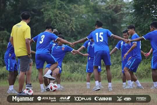 Sau U23 Việt Nam, đến lượt một đội bóng ĐNÁ khác phải tập trên sân ruộng tại Indonesia - Ảnh 5.