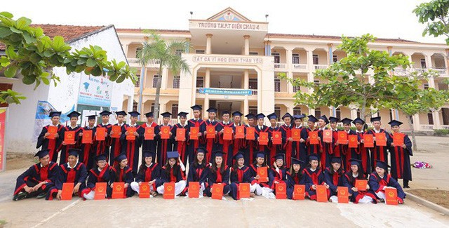 Những lớp học siêu giỏi ở Nghệ An, Hà Tĩnh: Học trường làng nhưng cả lớp đậu đại học, năm nào cũng thủ khoa trường top - Ảnh 4.