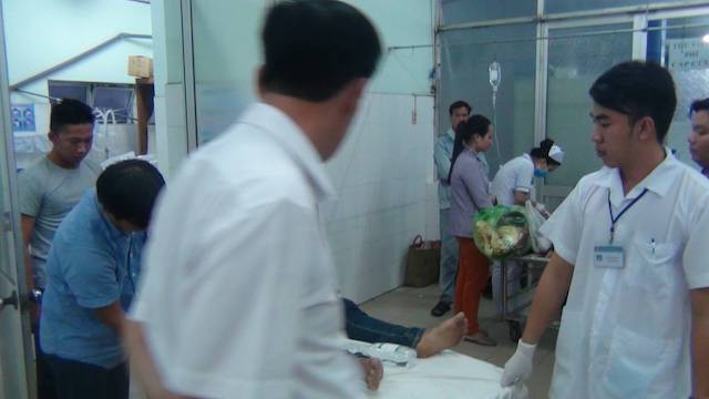 Nghi phạm sát hại 3 người trong gia đình ở Tiền Giang đang điều trị tại bệnh viện - Ảnh 1.