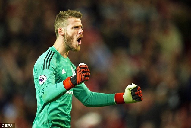 De Gea nên tự buộc mình vào cột gôn ở Old Trafford - Ảnh 1.