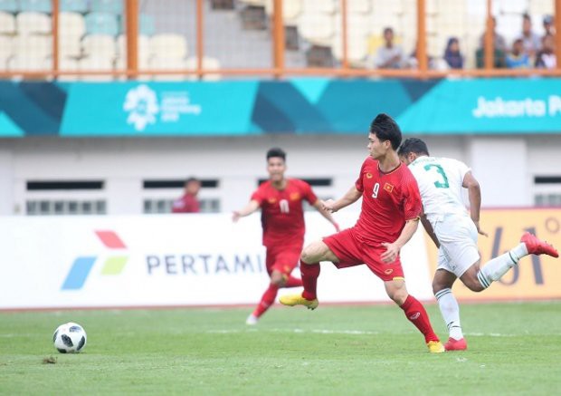 Sút hỏng 2 quả penalty, Công Phượng đi vào lịch sử bóng đá Việt Nam - Ảnh 2.