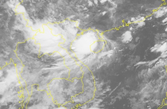 Tâm bão số 4 sẽ vào khu vực Thanh Hóa rạng sáng mai - Ảnh 1.