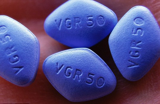 Suýt mất súng sau khi dùng Viagra - Ảnh 1.