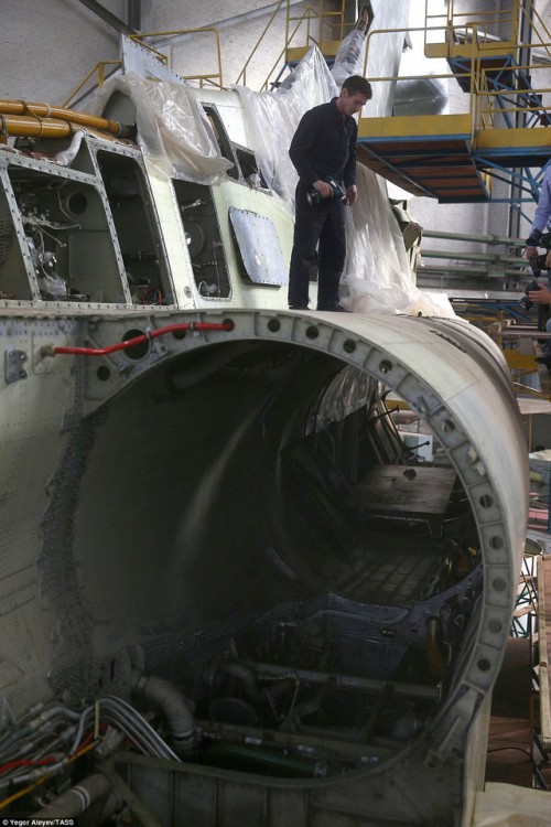 Cận cảnh nhà máy sản xuất sát thủ diệt hạm siêu thanh Tu-22M3M của Nga - Ảnh 3.