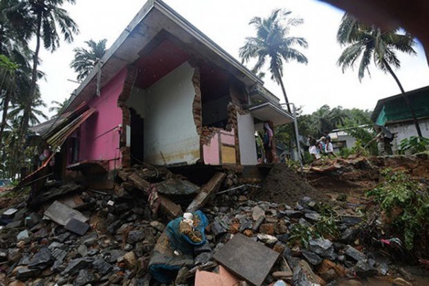 Những hình ảnh kinh hoàng về trận mưa lũ lịch sử khiến 164 người chết ở Ấn Độ - Ảnh 3.