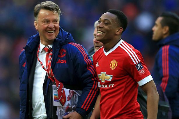 Anthony Martial: Con cưng của Van Gaal, con ghẻ của Mourinho - Ảnh 2.